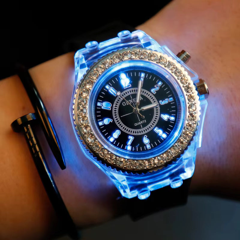 Orologio LED Geneva con Cristalli — Luce Colorata e Stile Unico